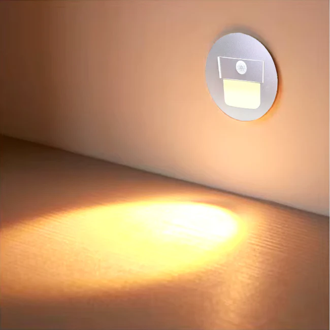 SPOT LUZ GUÍA DE PASO GABRIELA LED ASIMÉTRICO 3W CIRCULAR PLATEADO CON SENSOR DE MOVIMIENTO LUZ CÁLIDA - Image 5
