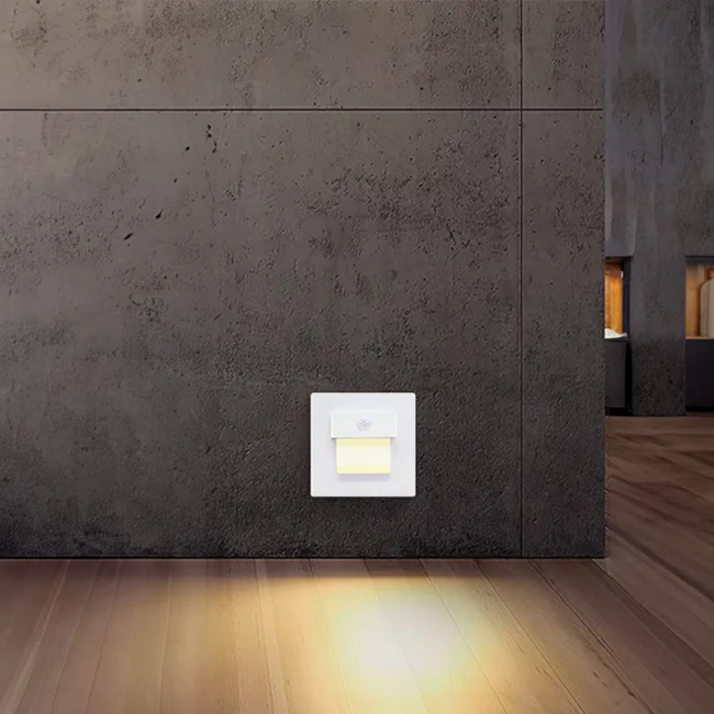 SPOT LUZ GUÍA DE PASO ISIS ASIMÉTRICO LED 3W CUADRADO BLANCO CON SENSOR DE MOVIMIENTO LUZ CÁLIDA - Image 12