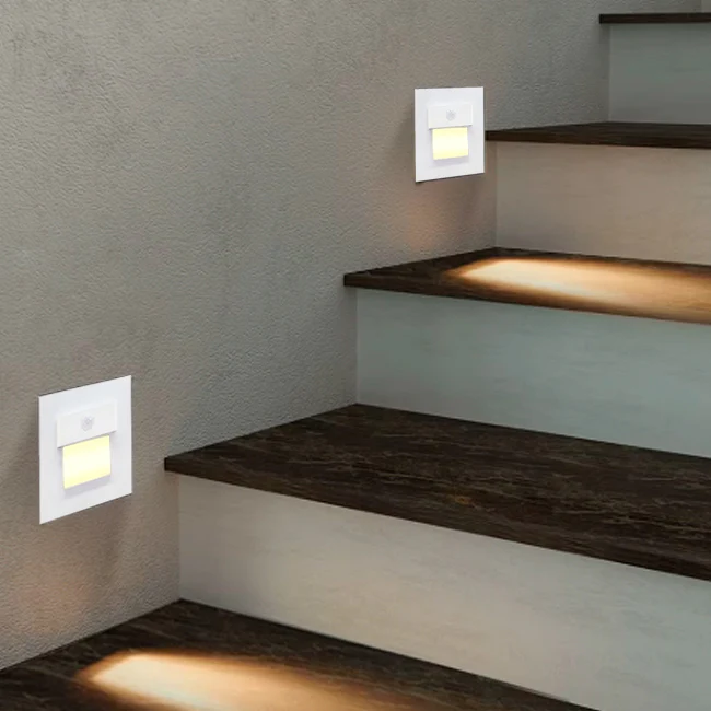 SPOT LUZ GUÍA DE PASO ISIS ASIMÉTRICO LED 3W CUADRADO BLANCO CON SENSOR DE MOVIMIENTO LUZ CÁLIDA - Image 3