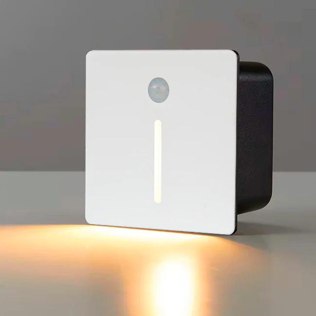 SPOT LUZ GUÍA DE PASO LUANA LED ASIMÉTRICO 3W CUADRADO BLANCO CON SENSOR DE MOVIMIENTO LUZ CÁLIDA - Image 10