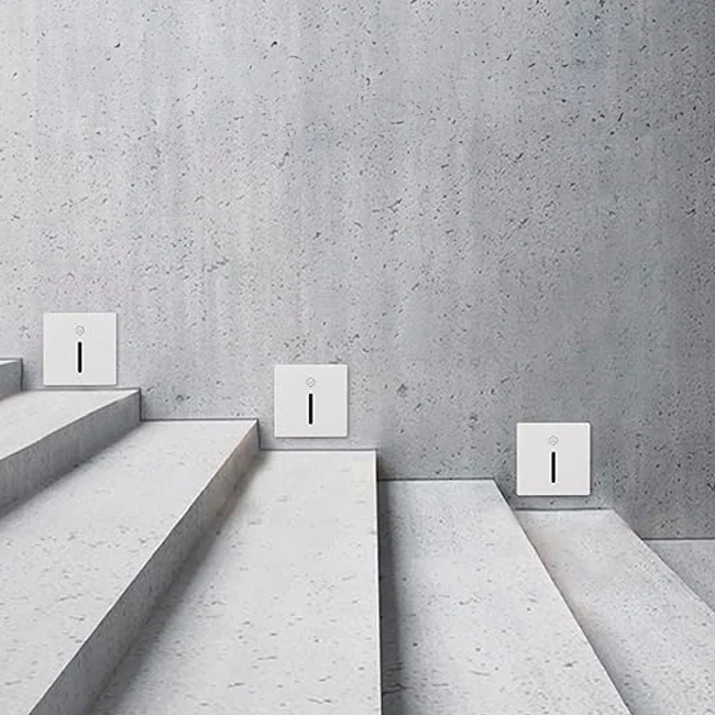 SPOT LUZ GUÍA DE PASO LUANA LED ASIMÉTRICO 3W CUADRADO BLANCO CON SENSOR DE MOVIMIENTO LUZ CÁLIDA - Image 8