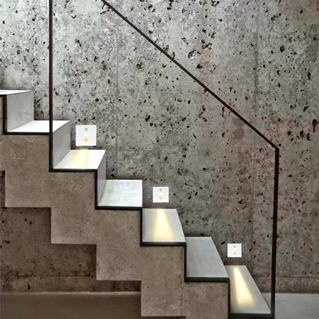 SPOT LUZ GUÍA DE PASO LUCIANA LED ASIMÉTRICO 3W CUADRADO BLANCO CON SENSOR DE MOVIMIENTO LUZ CÁLIDA - Image 3