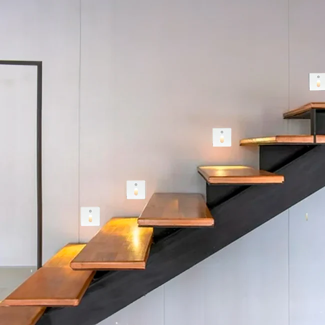 SPOT LUZ GUÍA DE PASO LUCIANA LED ASIMÉTRICO 3W CUADRADO BLANCO CON SENSOR DE MOVIMIENTO LUZ CÁLIDA - Image 5