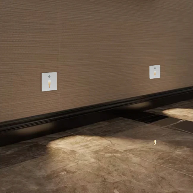 SPOT LUZ GUÍA DE PASO MAITÉ LED ASIMÉTRICO 3W CUADRADO BLANCO CON SENSOR DE MOVIMIENTO LUZ CÁLIDA - Image 3