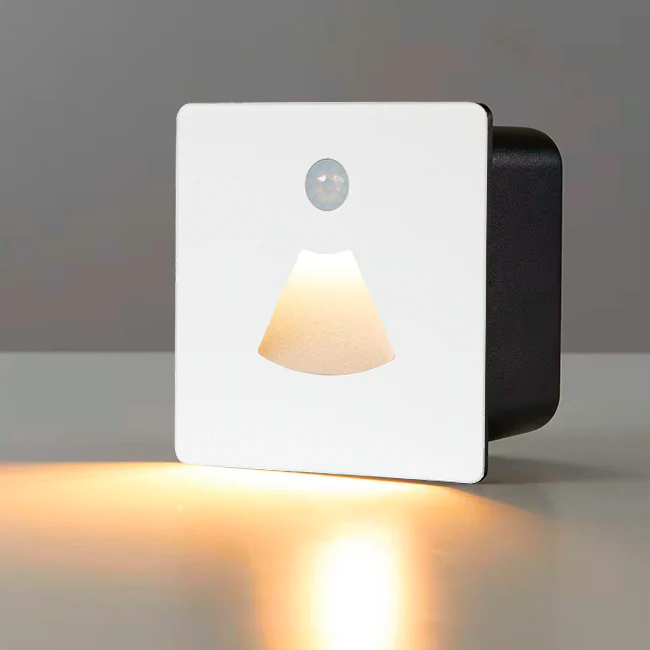SPOT LUZ GUÍA DE PASO MARCELA LED ASIMÉTRICO 3W CUADRADO BLANCO CON SENSOR DE MOVIMIENTO LUZ CÁLIDA - Image 6