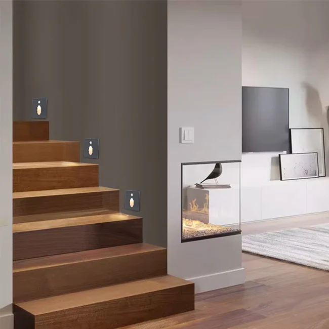 SPOT LUZ GUÍA DE PASO LORENA LED ASIMÉTRICO 3W CUADRADO NEGRO CON SENSOR DE MOVIMIENTO LUZ CÁLIDA - Image 3